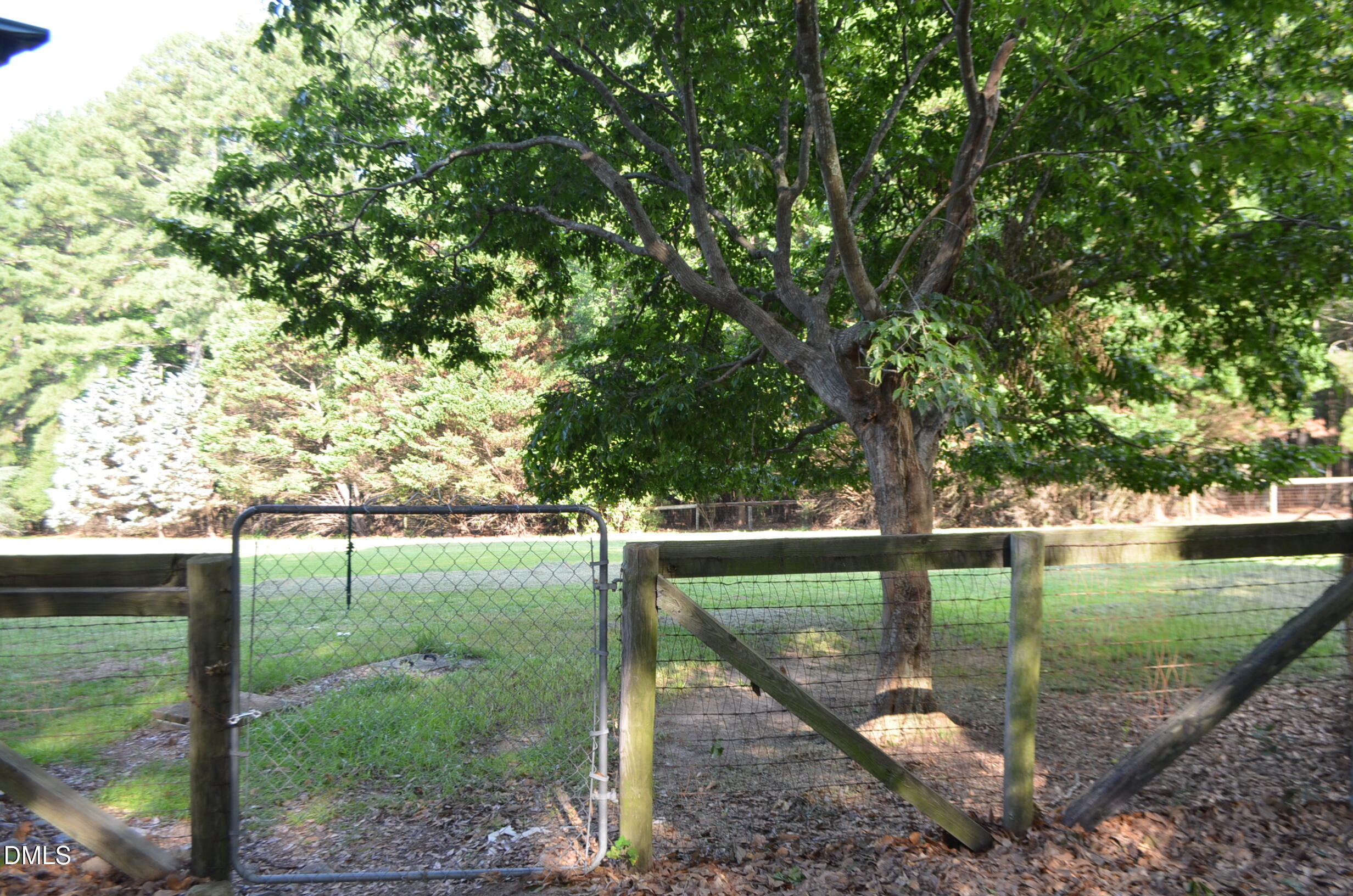1212 Happy Hunting Hills Drive Property Photo 7