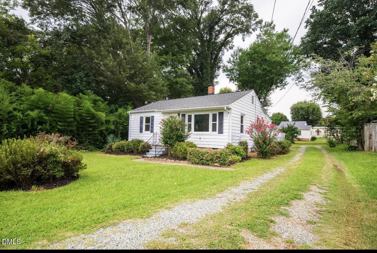 611 E Finch Street Property Photo 2