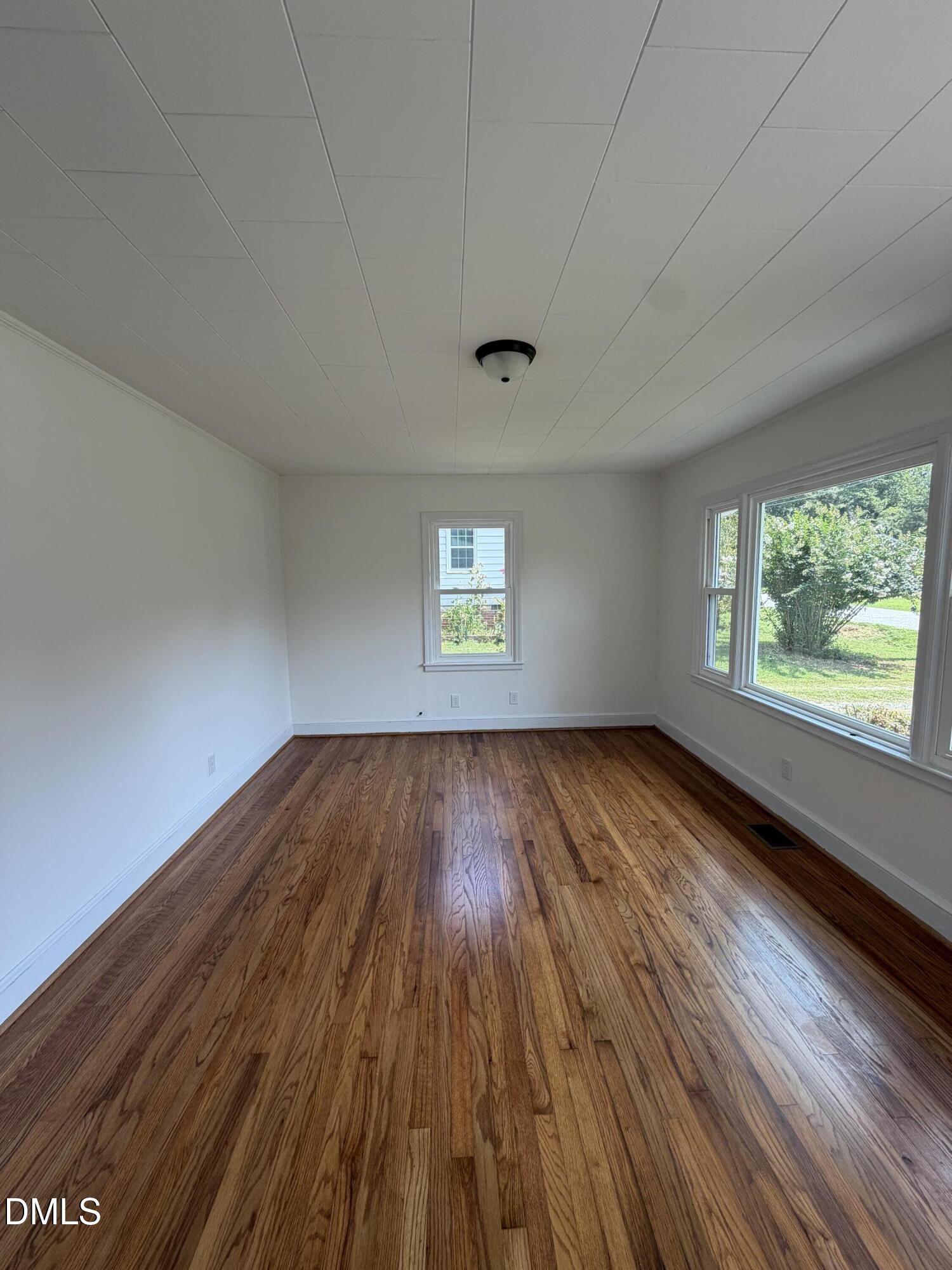 611 E Finch Street Property Photo 3