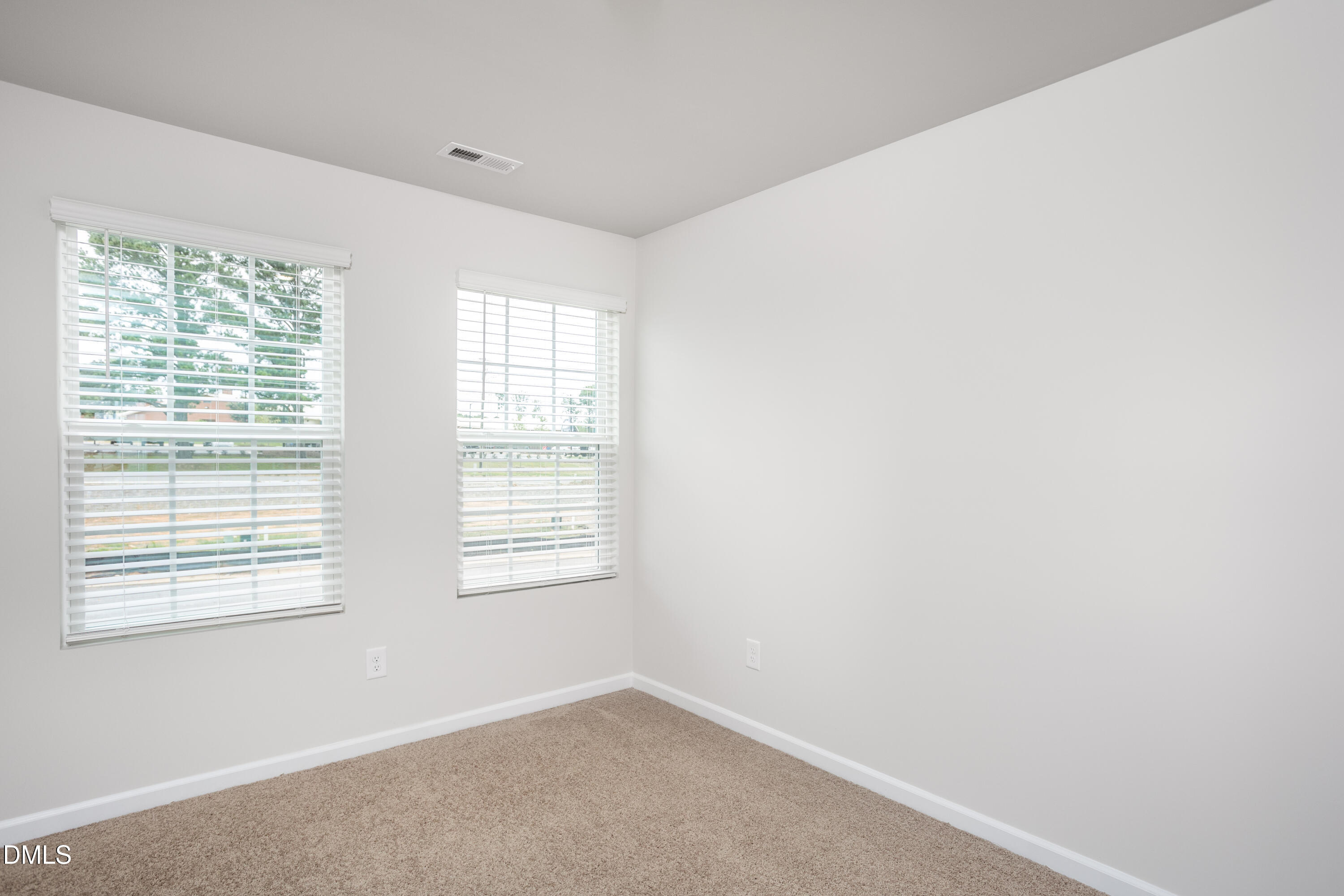 185 Seville Way Property Photo 16