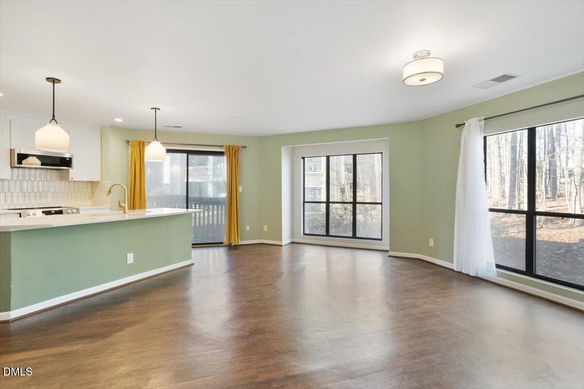924 New Kent Place Property Photo 7