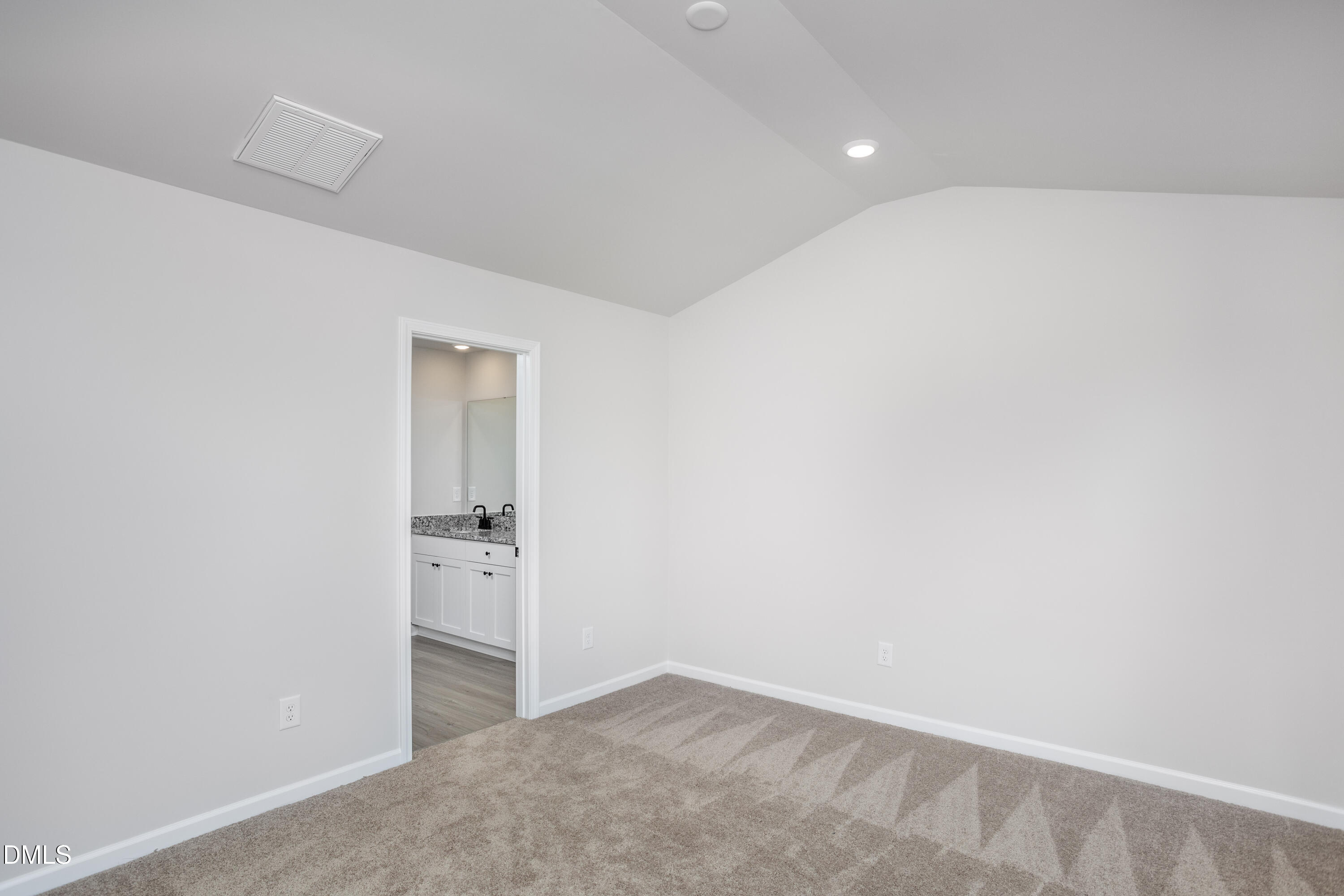 639 Chedworth Drive Property Photo 14