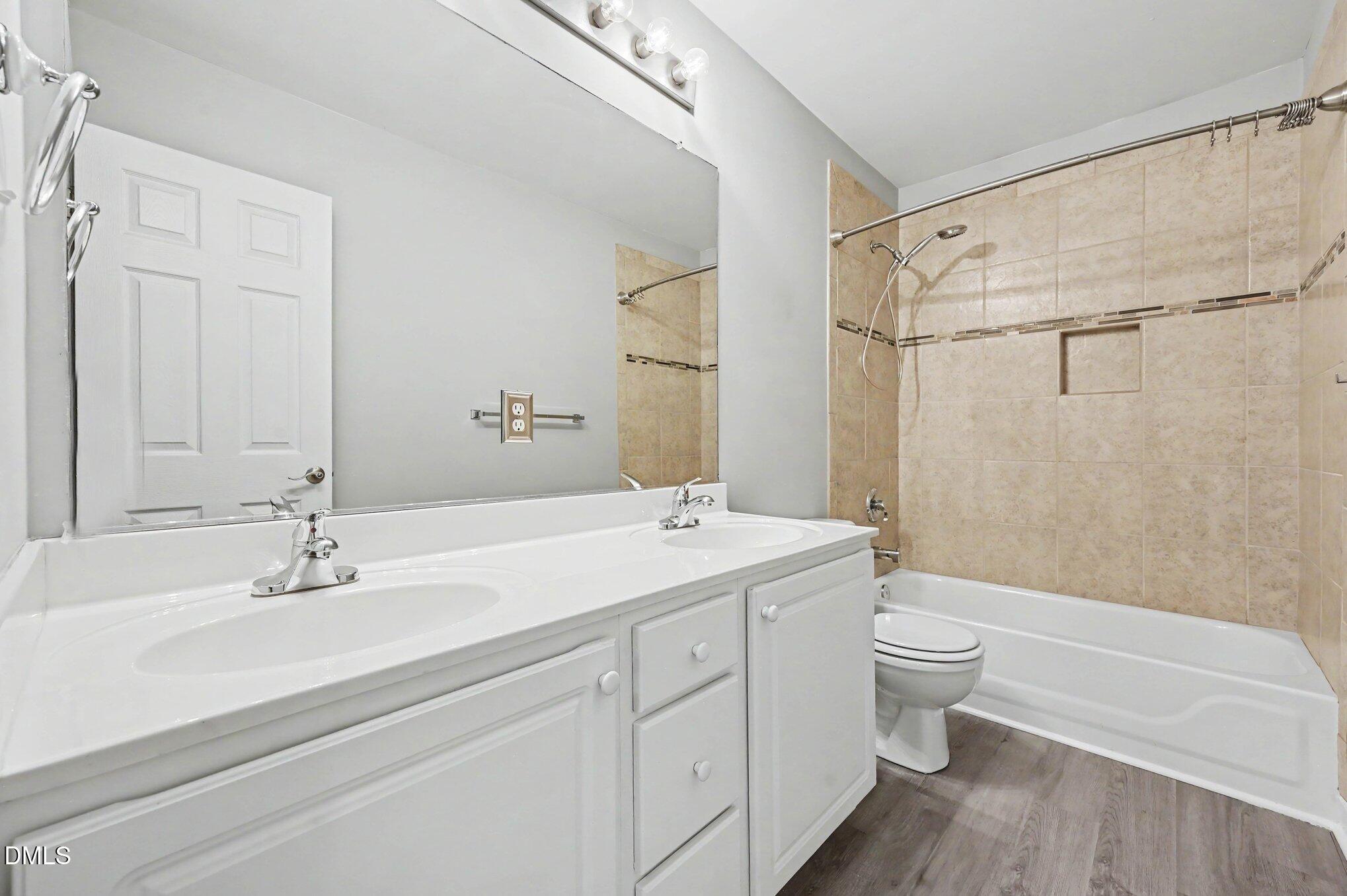 1203 Fairfax Woods Drive Property Photo 23