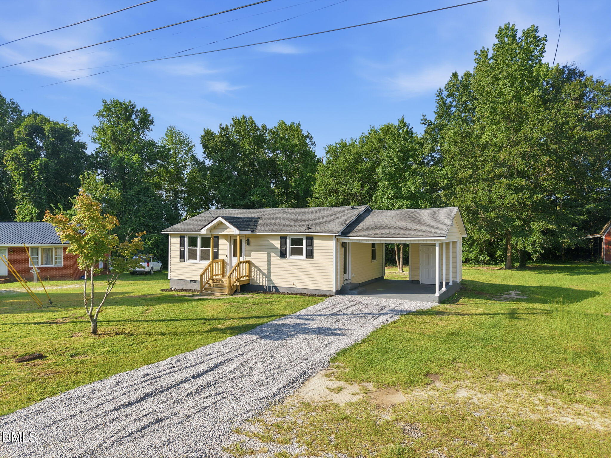 1409 Tulip Street Property Photo 5