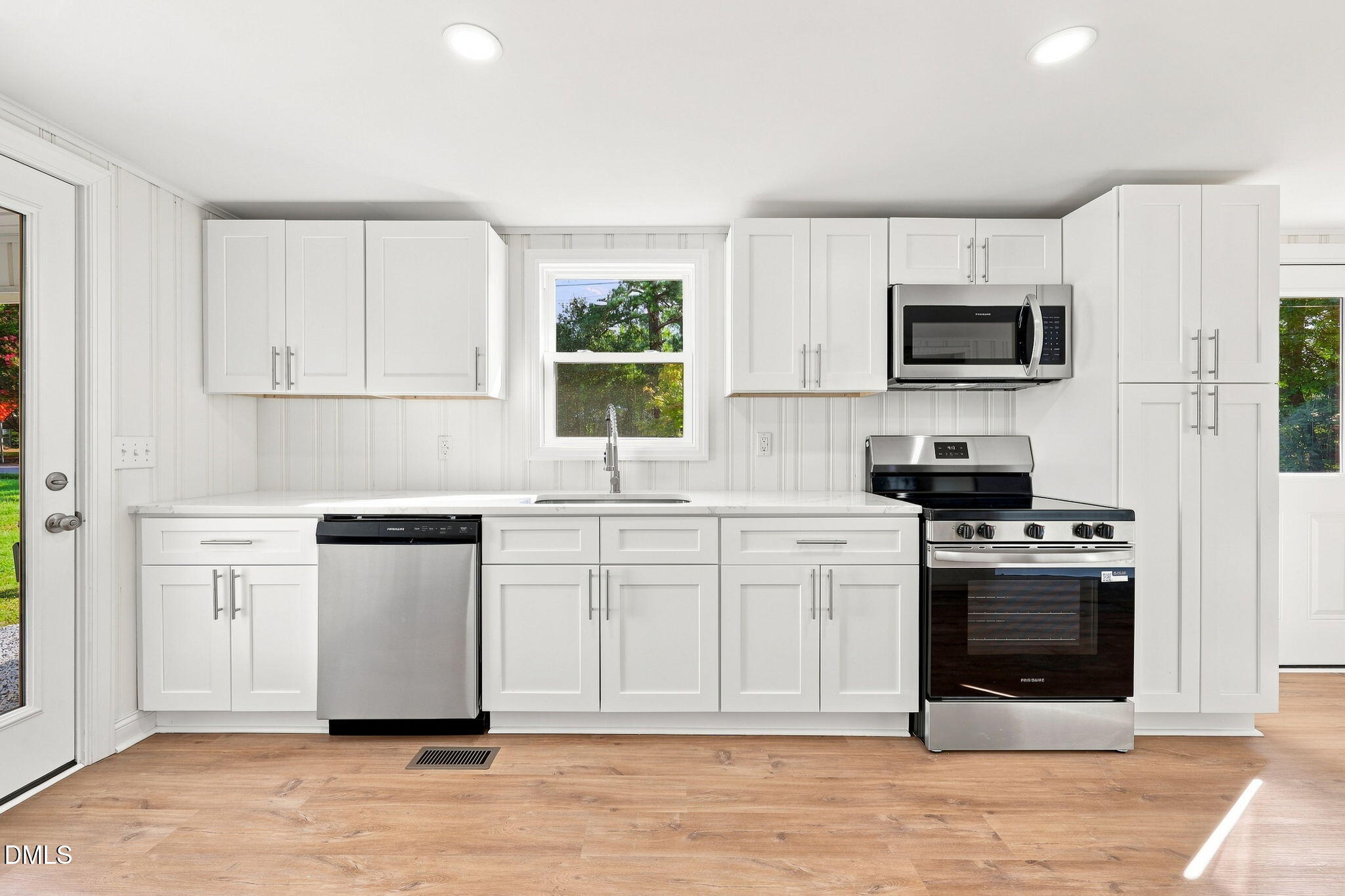 1409 Tulip Street Property Photo 10
