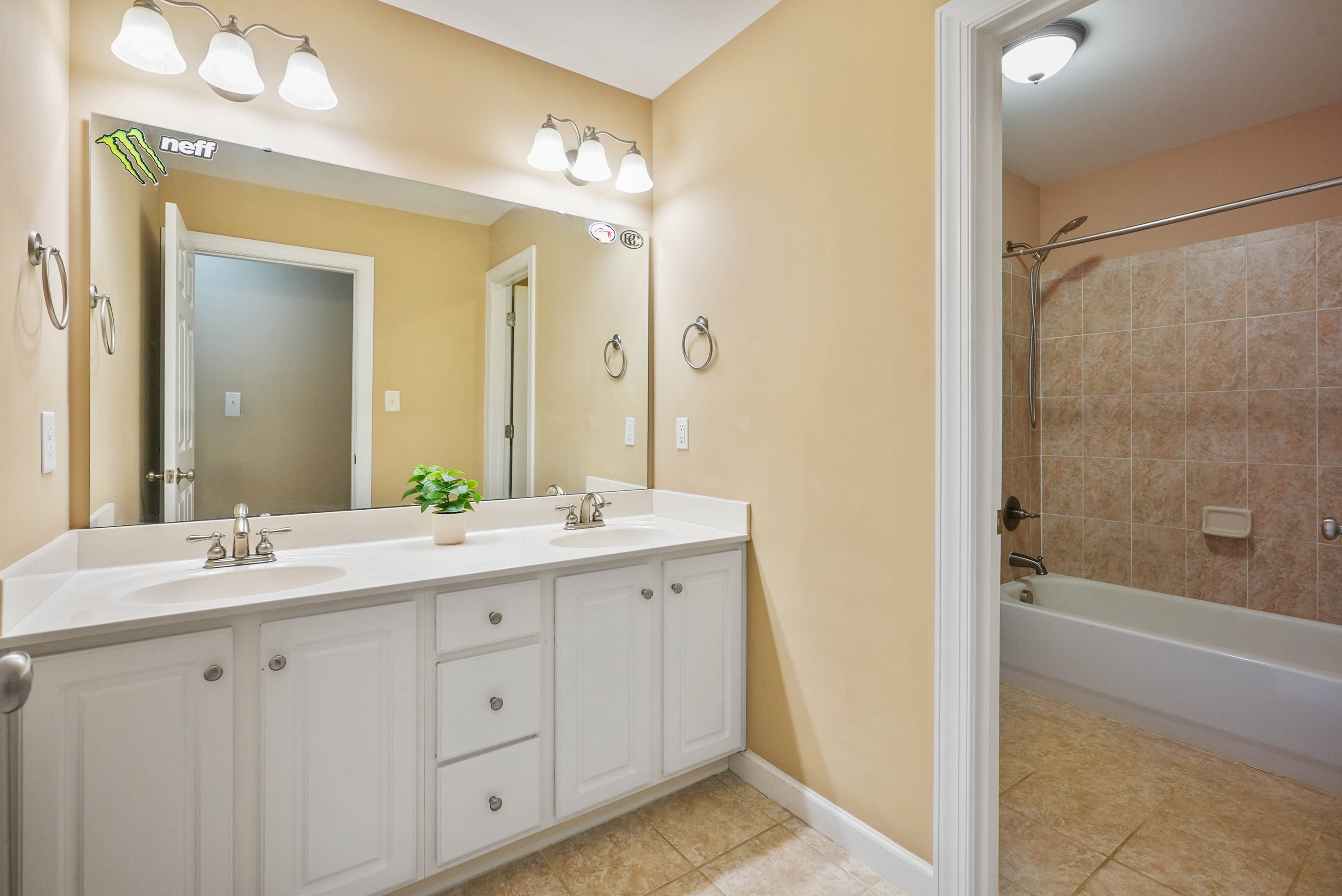 1109 Clematis Street Property Photo 46