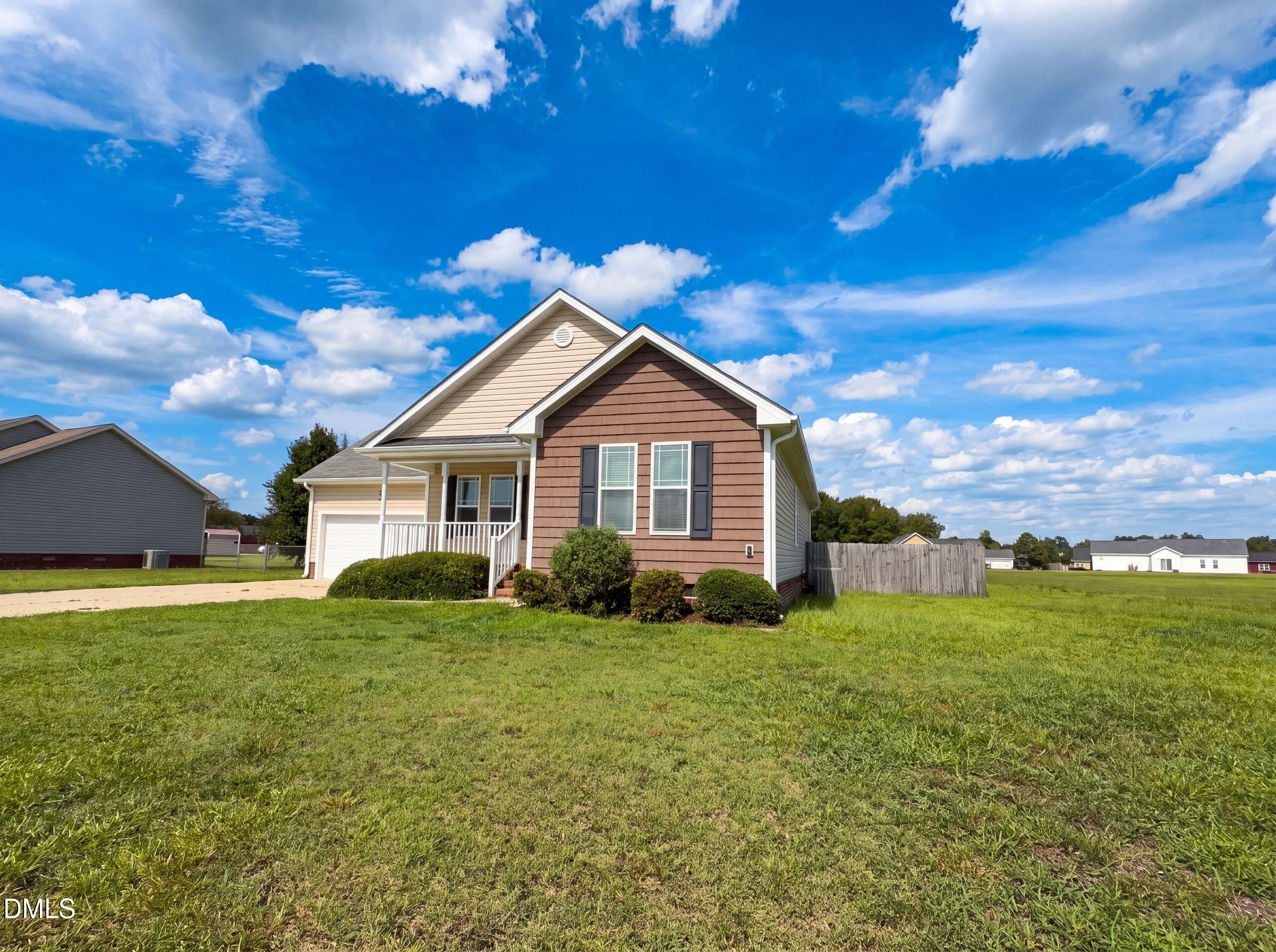 208 Settlers Pointe Drive Property Photo 1