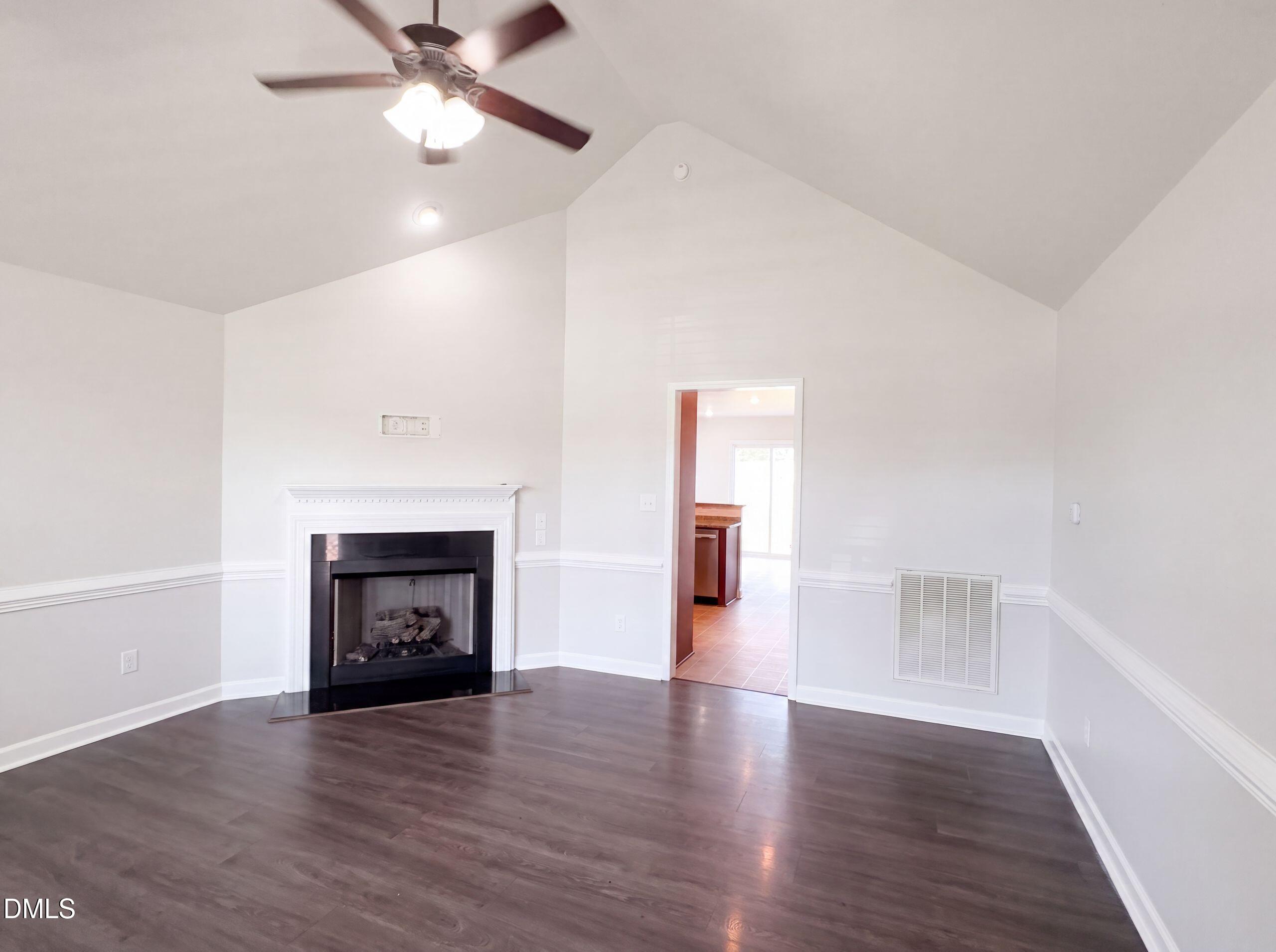 208 Settlers Pointe Drive Property Photo 3