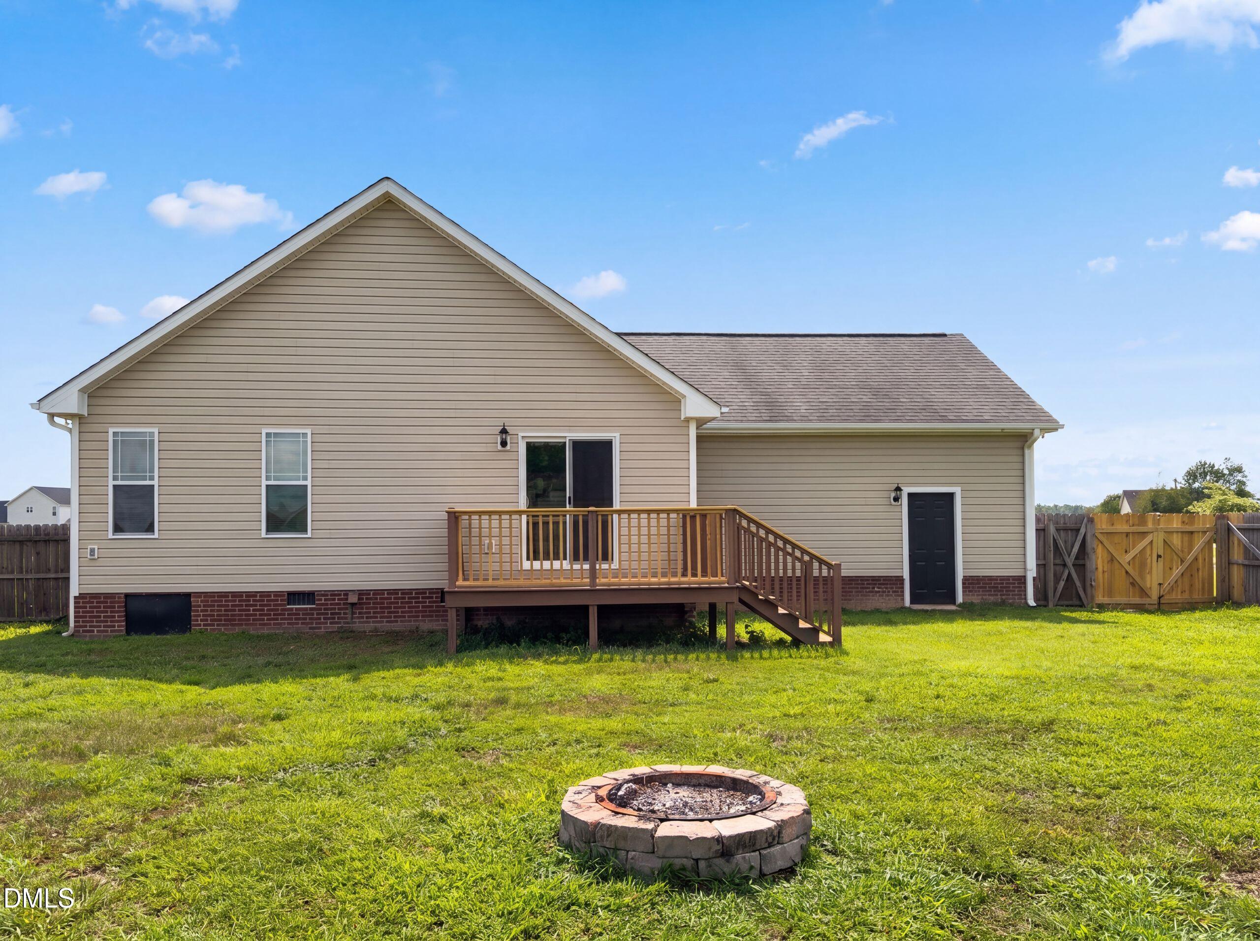 208 Settlers Pointe Drive Property Photo 5