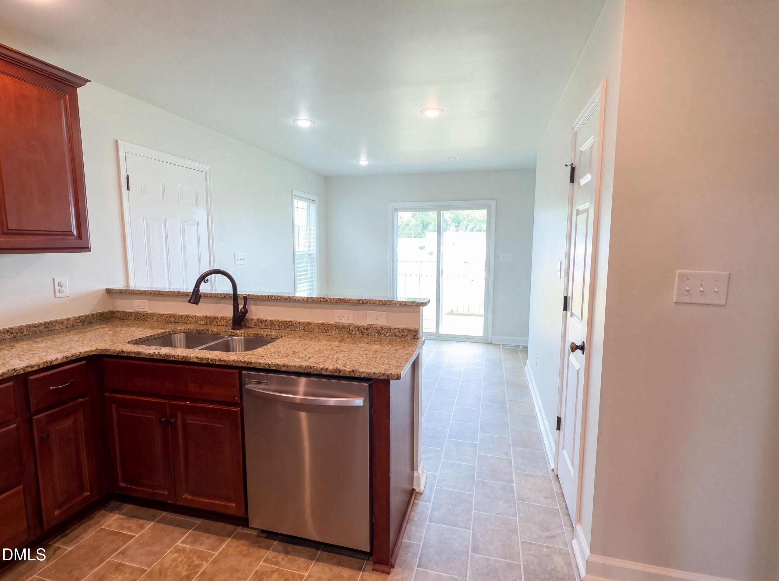 208 Settlers Pointe Drive Property Photo 9