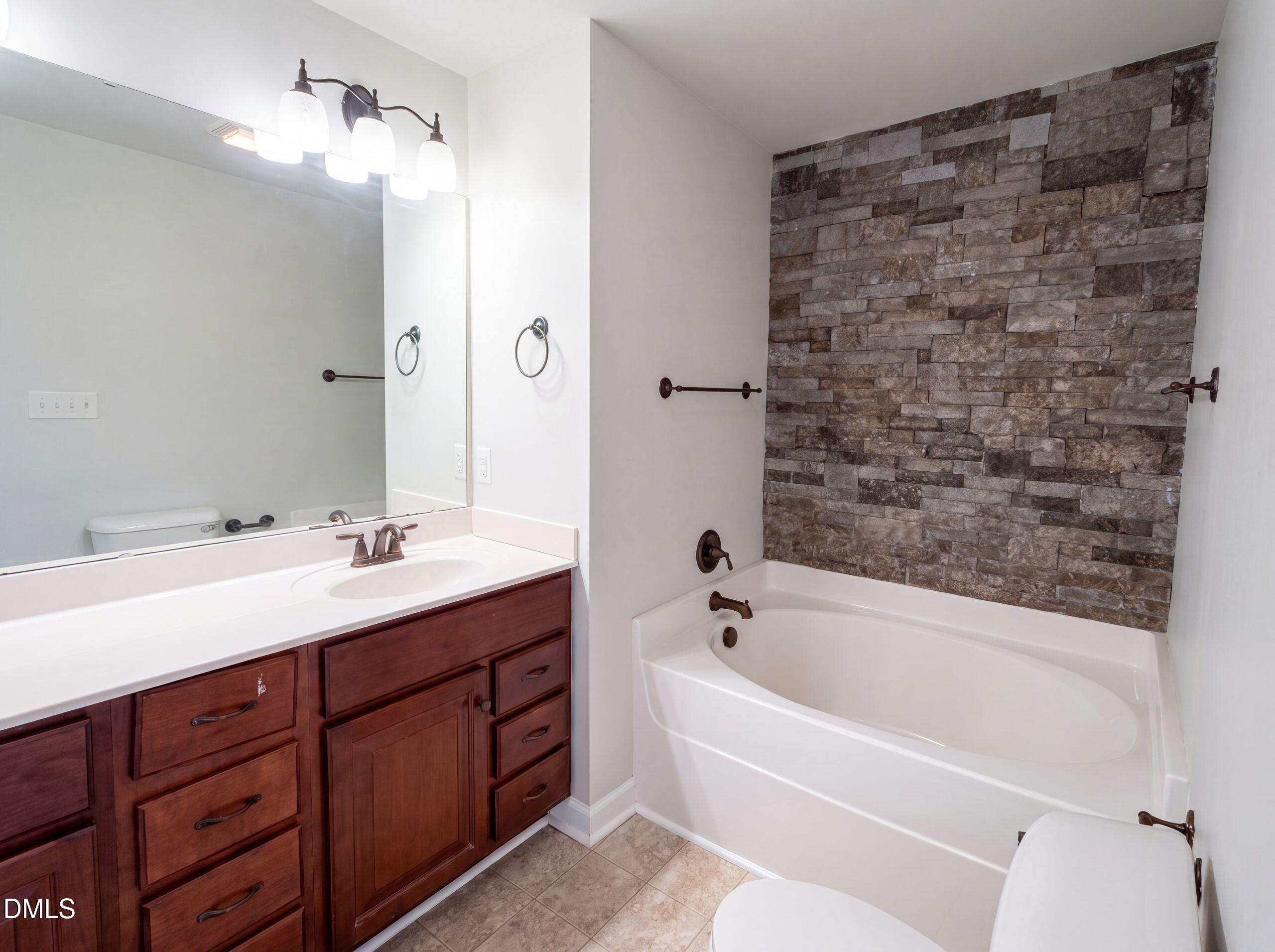 208 Settlers Pointe Drive Property Photo 11