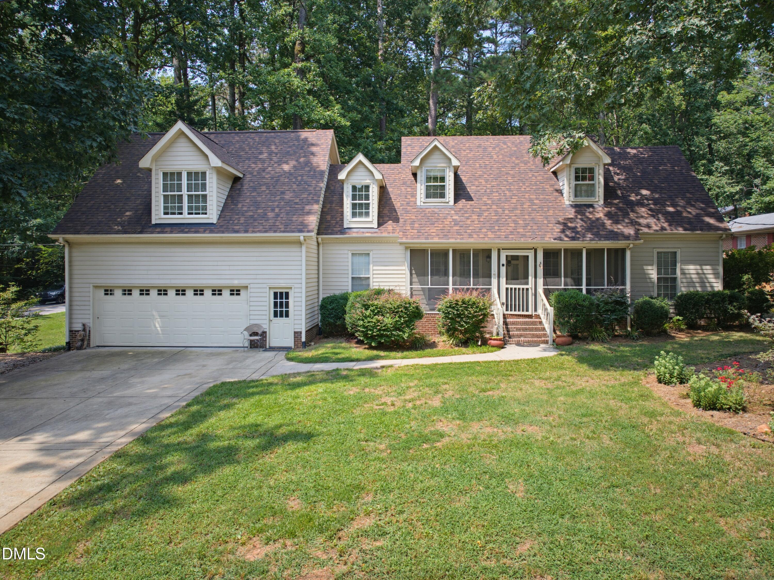 101 Oakwood Drive Property Photo 1