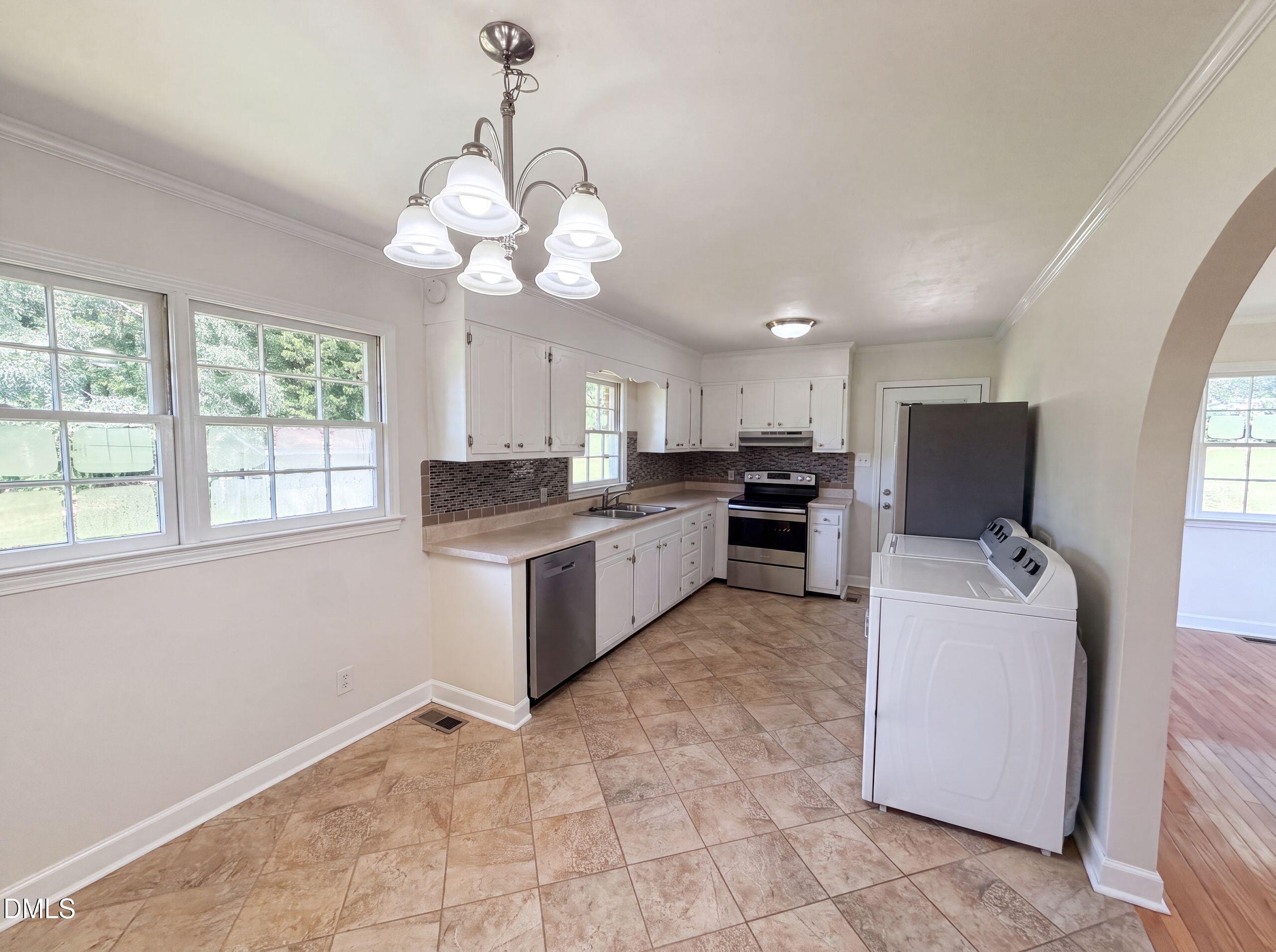 3907 Alameda Street Property Photo 2