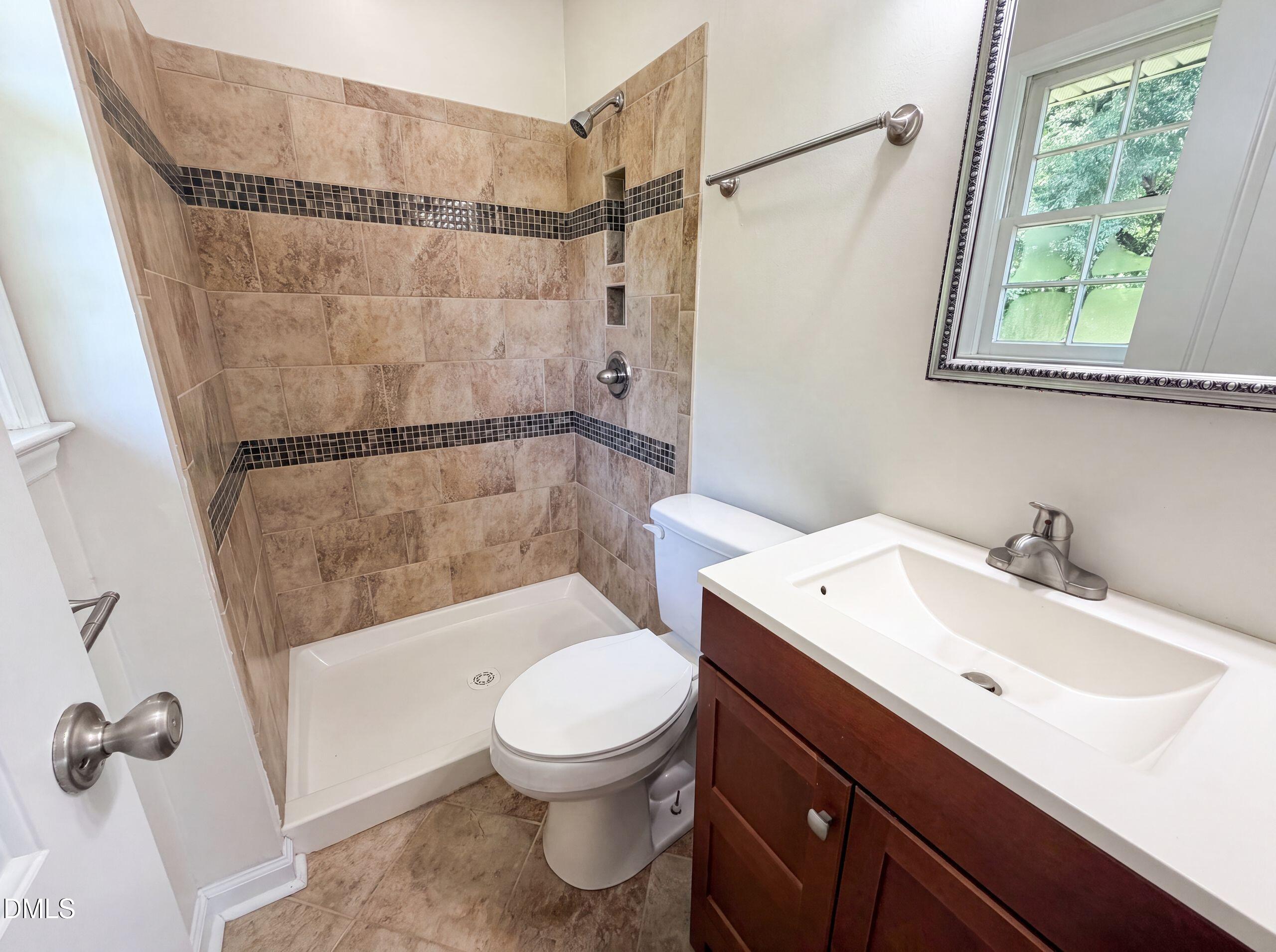 3907 Alameda Street Property Photo 13