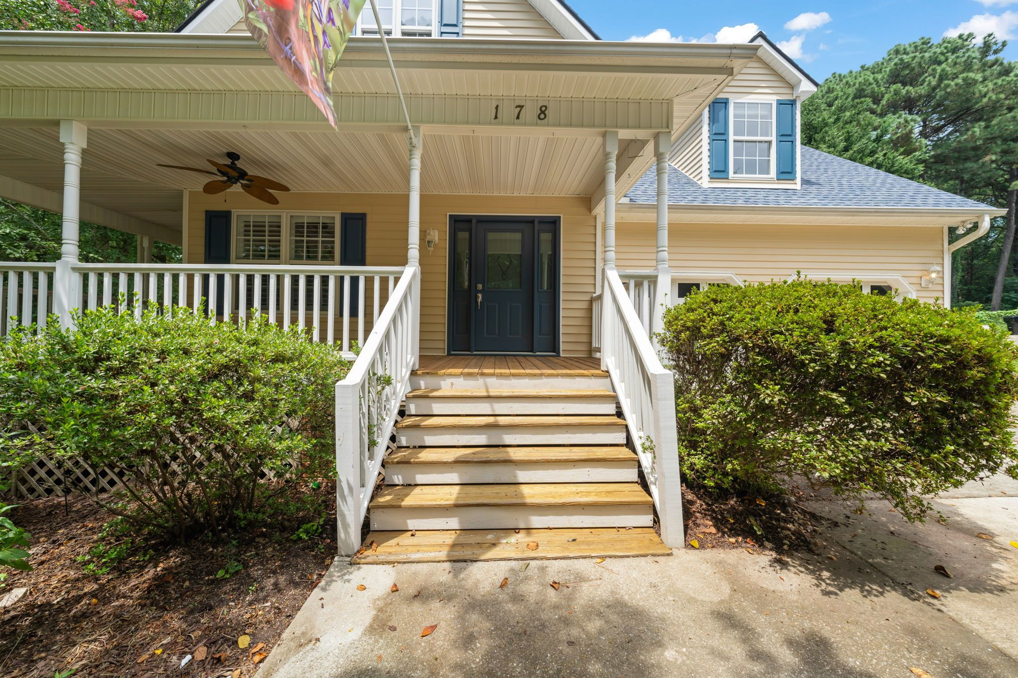 178 Windsor Green Drive Property Photo 2