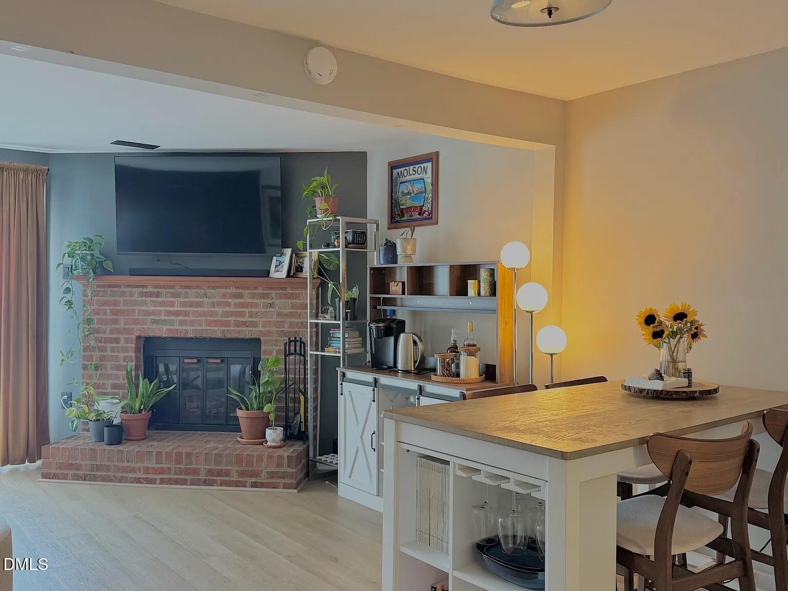7713 Crown Crest Court Property Photo 4