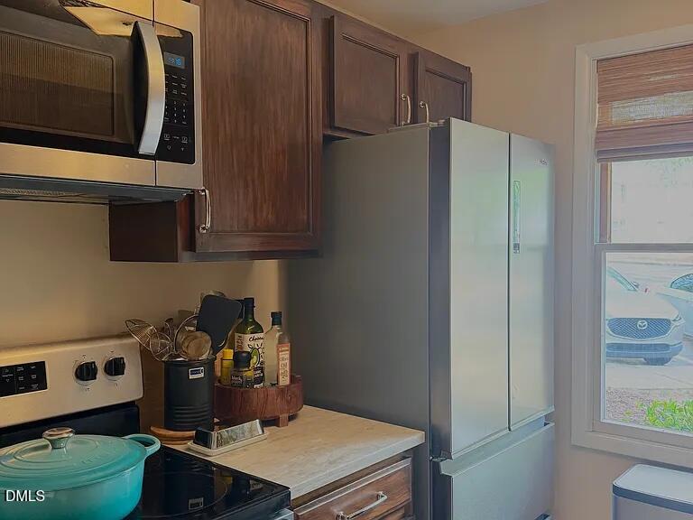 7713 Crown Crest Court Property Photo 10