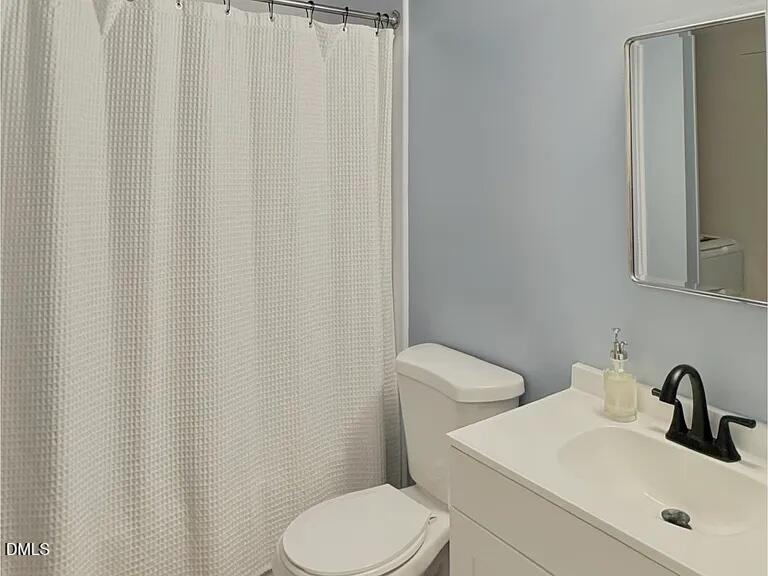 7713 Crown Crest Court Property Photo 24