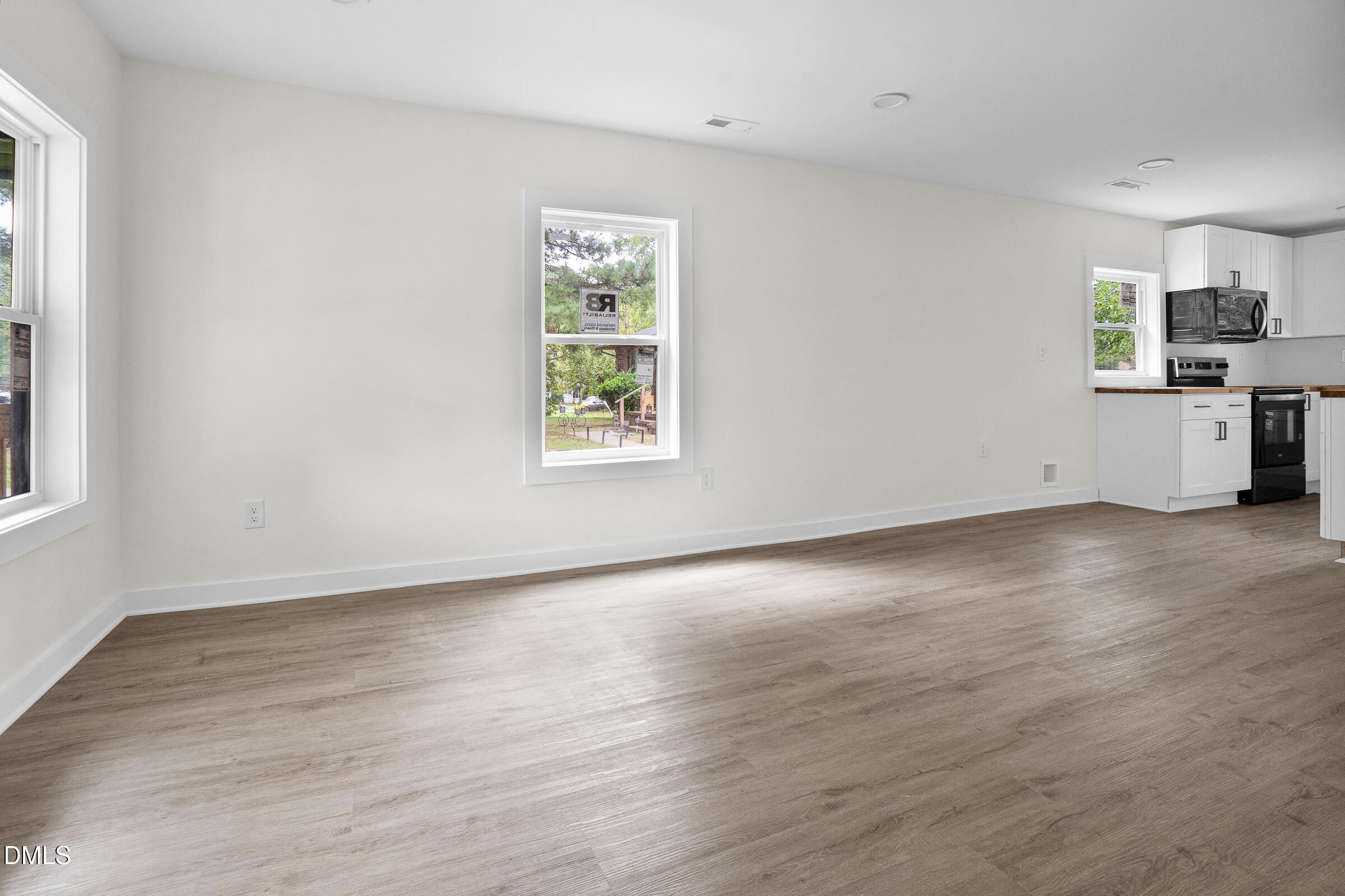 630 E Pine Avenue Property Photo 6