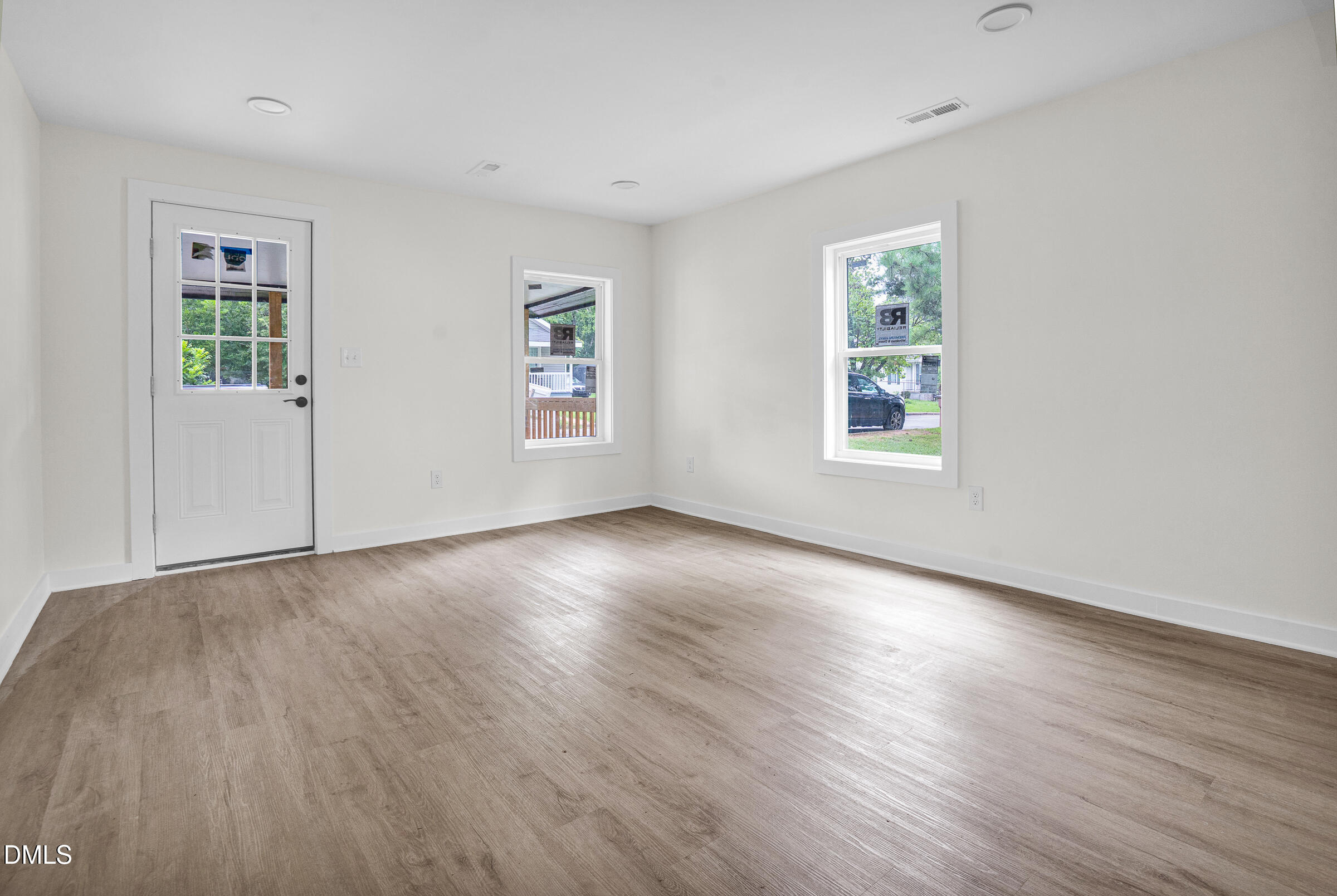 630 E Pine Avenue Property Photo 7