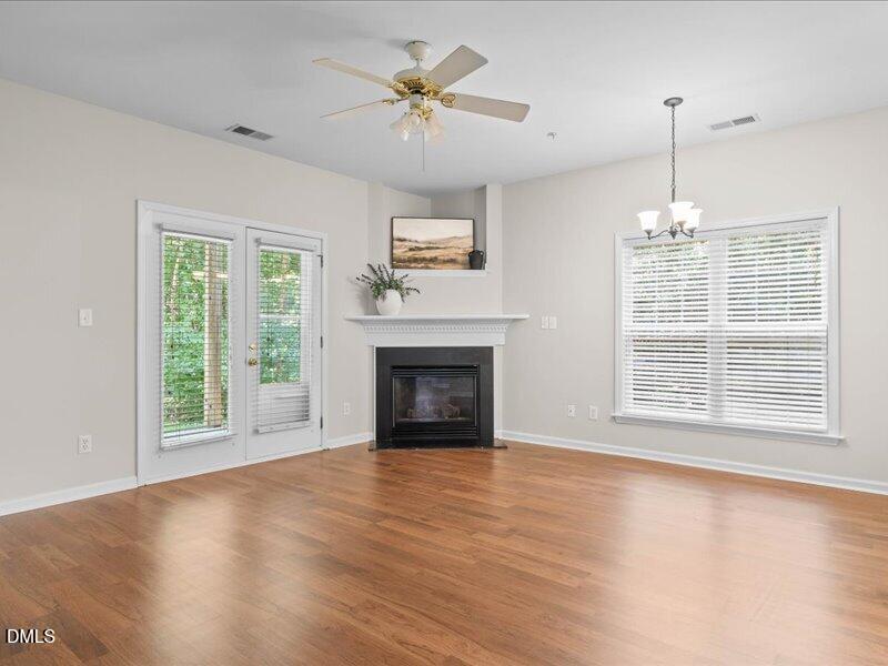 514 Glenolden Court Property Photo 3