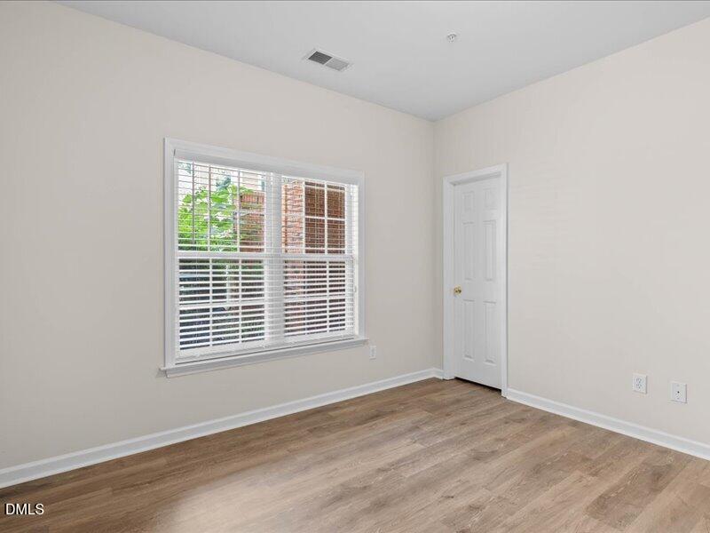 514 Glenolden Court Property Photo 8