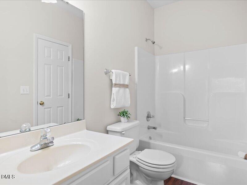514 Glenolden Court Property Photo 9