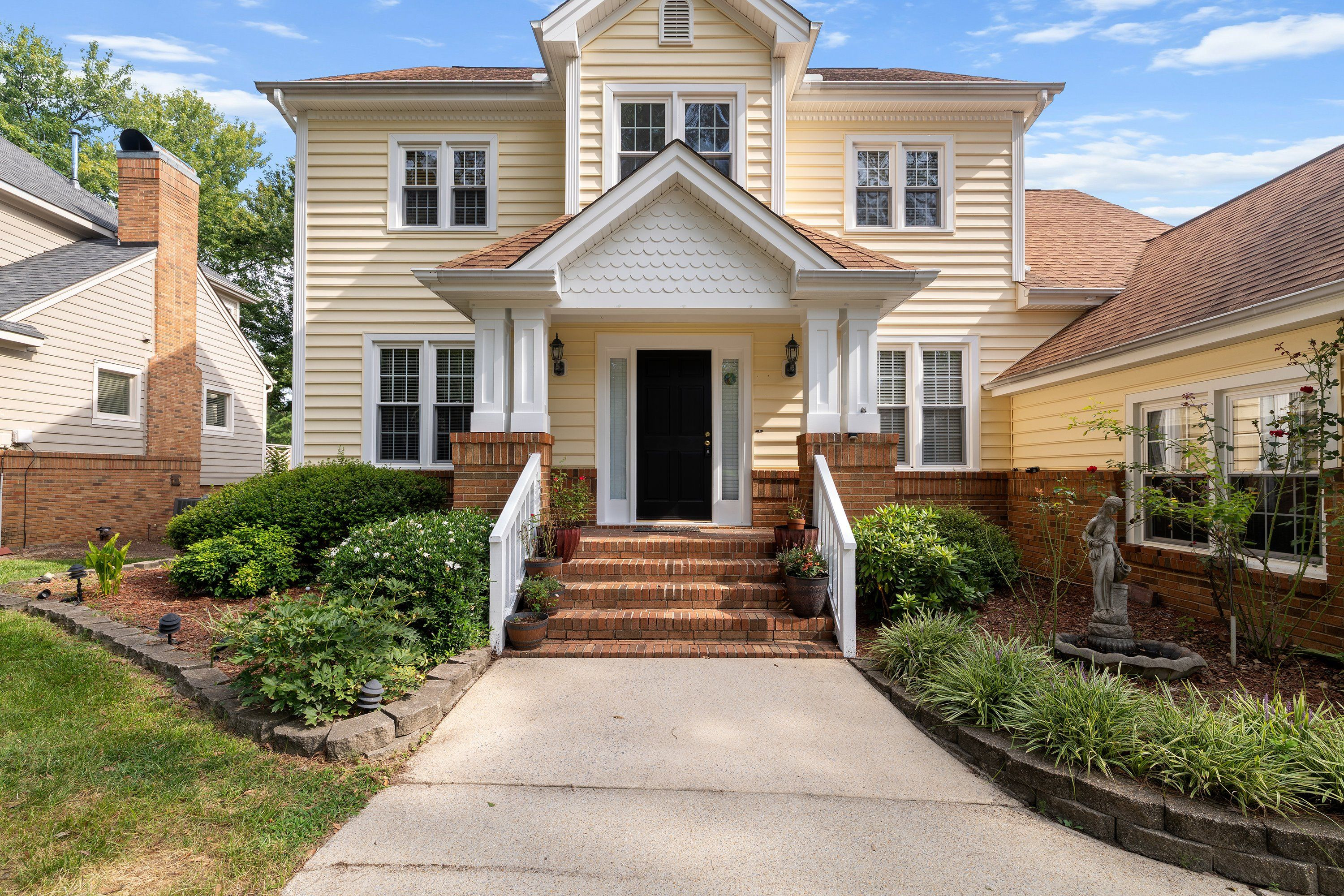 4933 Harbour Towne Drive Property Photo 4