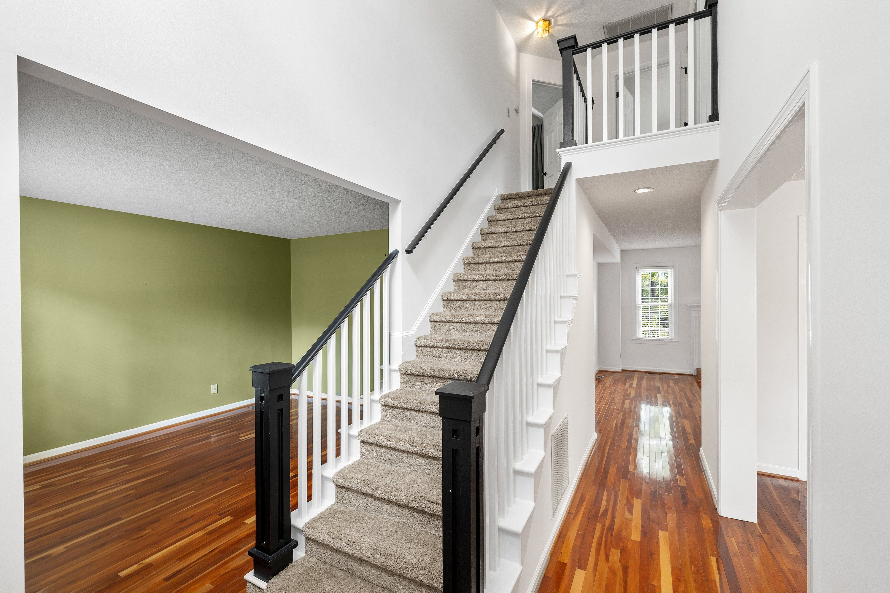 4933 Harbour Towne Drive Property Photo 6