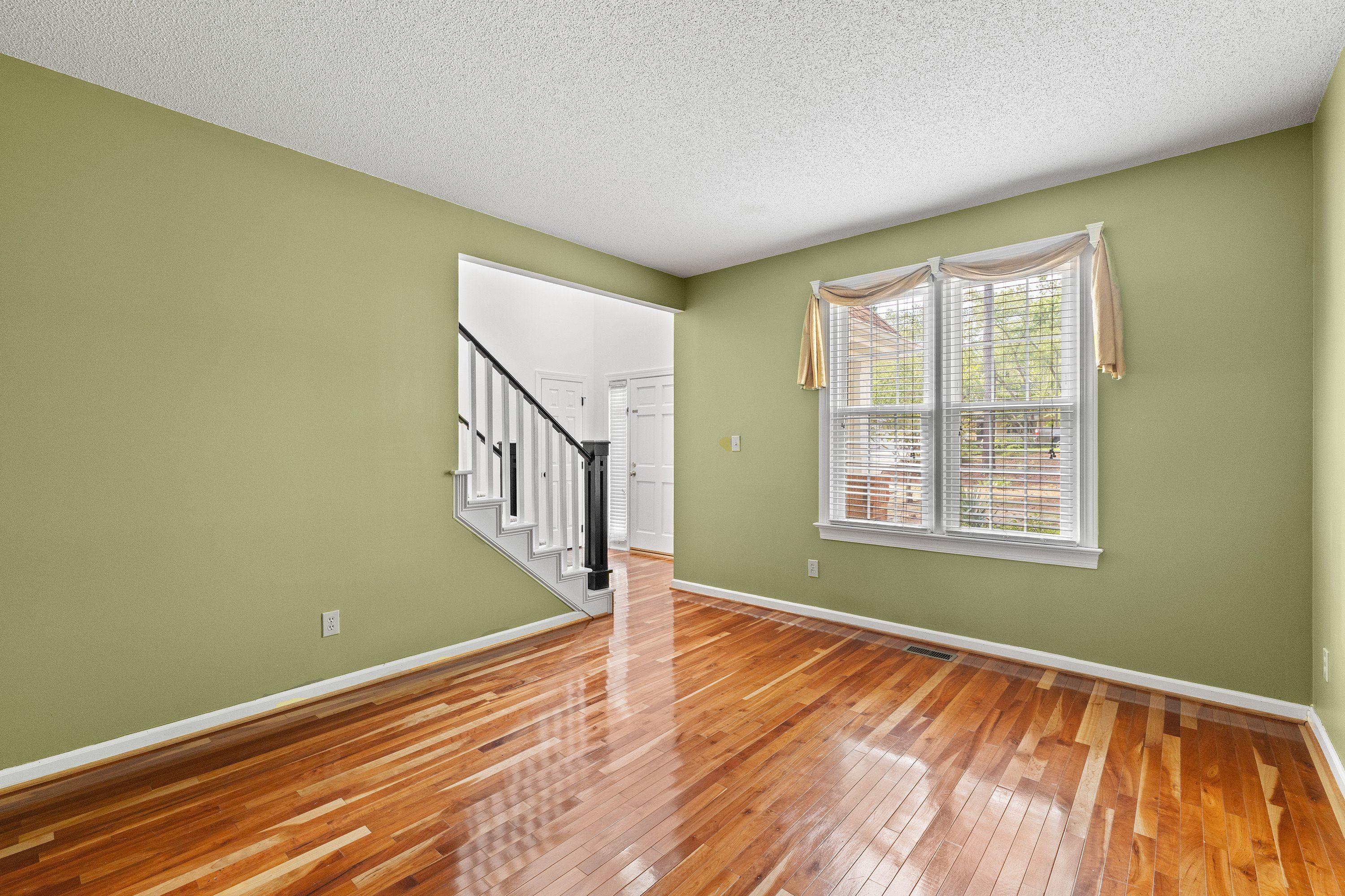 4933 Harbour Towne Drive Property Photo 7
