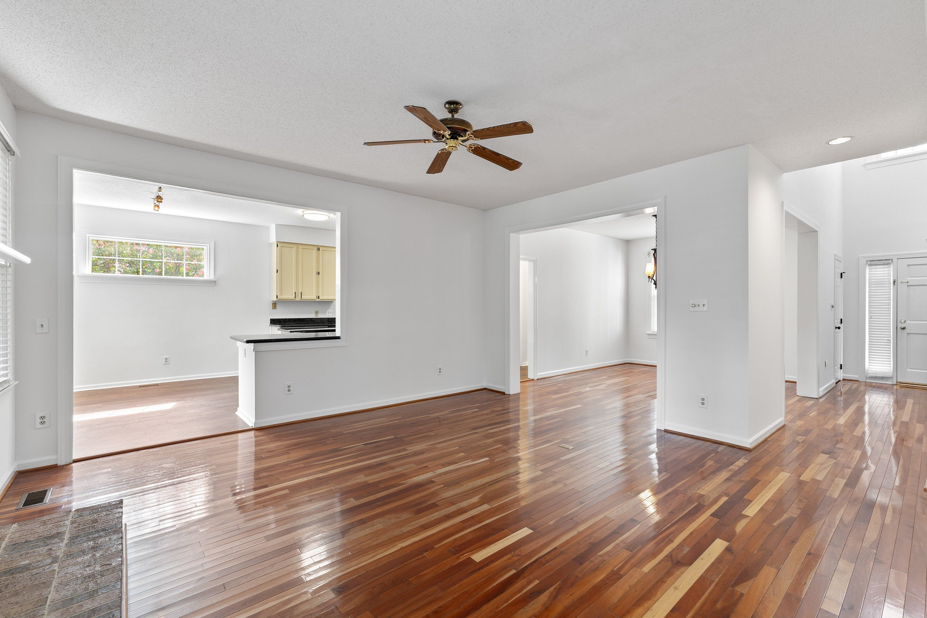 4933 Harbour Towne Drive Property Photo 12