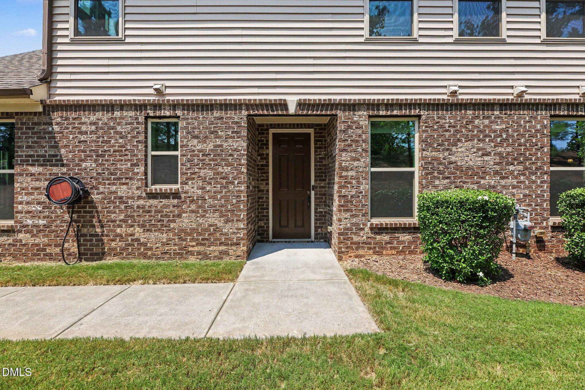849 Rymark Court Property Photo 4