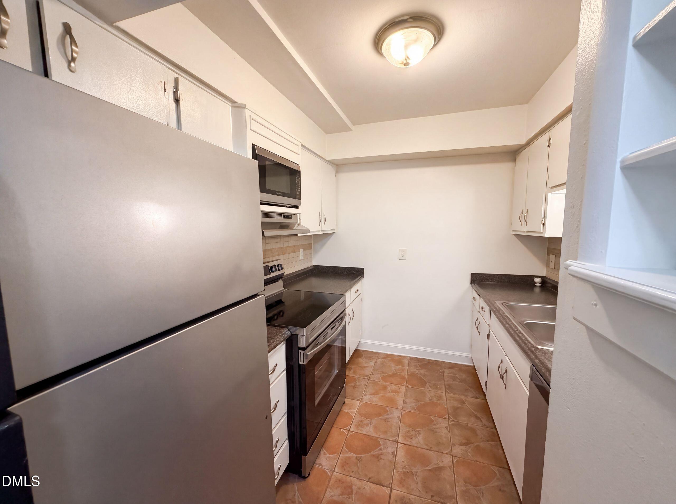 7040 Longstreet Drive C Property Photo 3