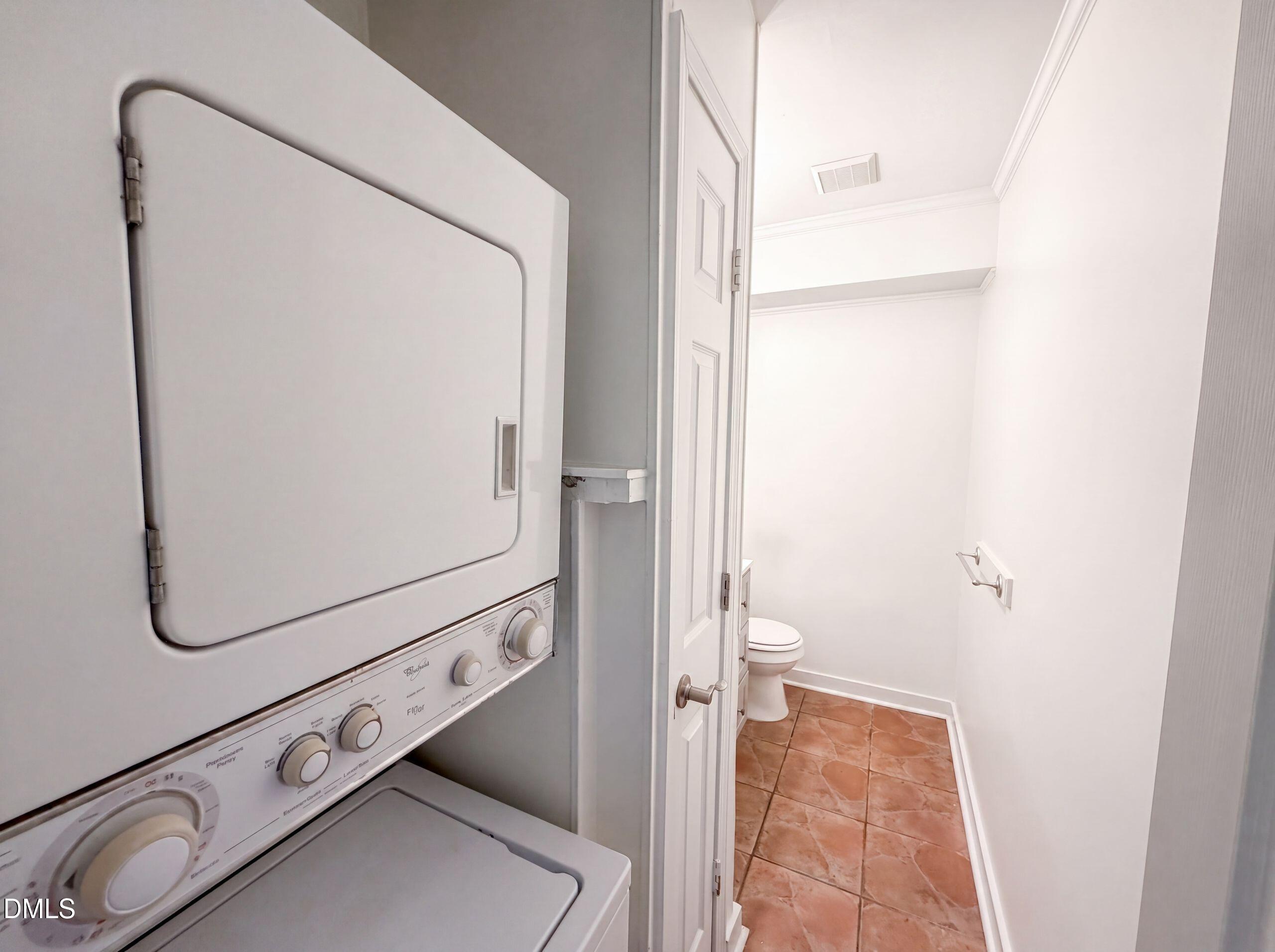 7040 Longstreet Drive C Property Photo 14