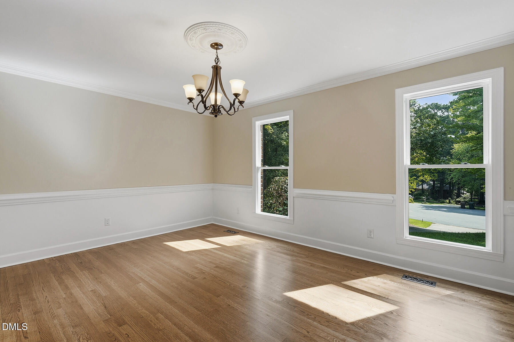 9712 Astor Court Property Photo 12