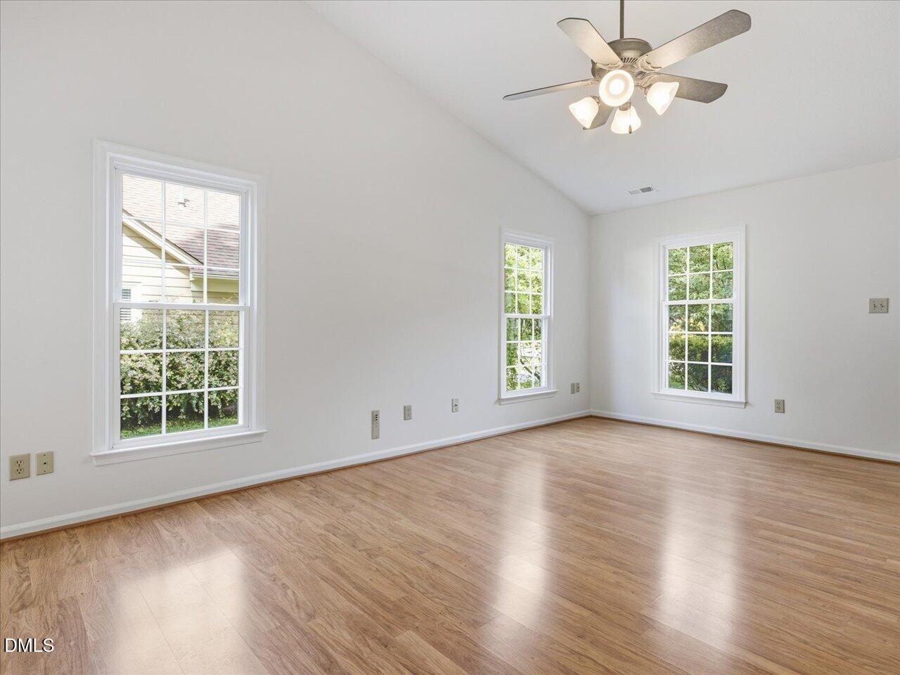 1013 Laurens Way Property Photo 8