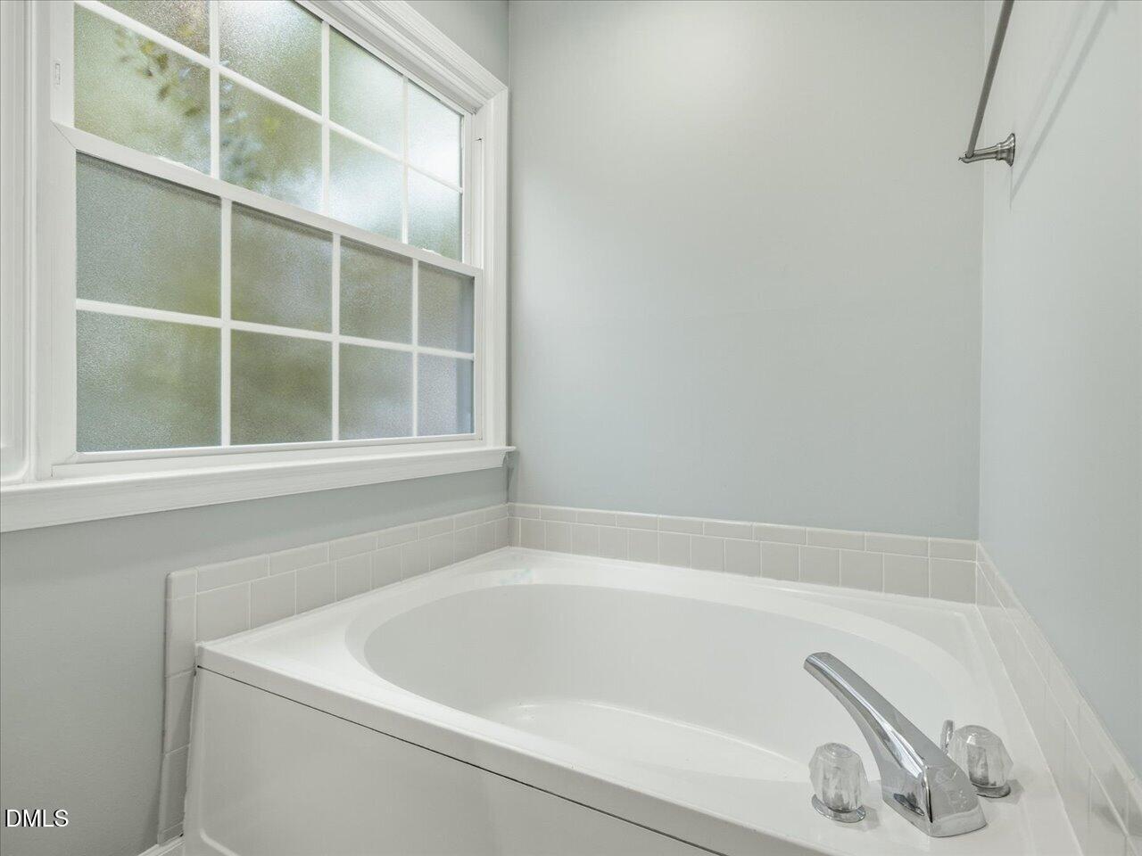 1013 Laurens Way Property Photo 13
