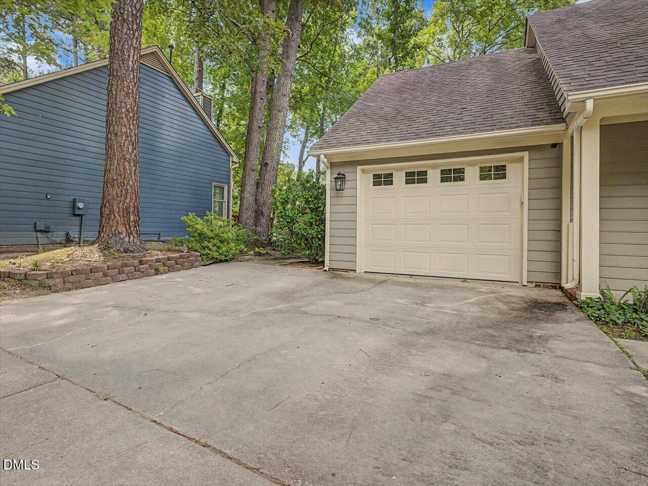 1013 Laurens Way Property Photo 16