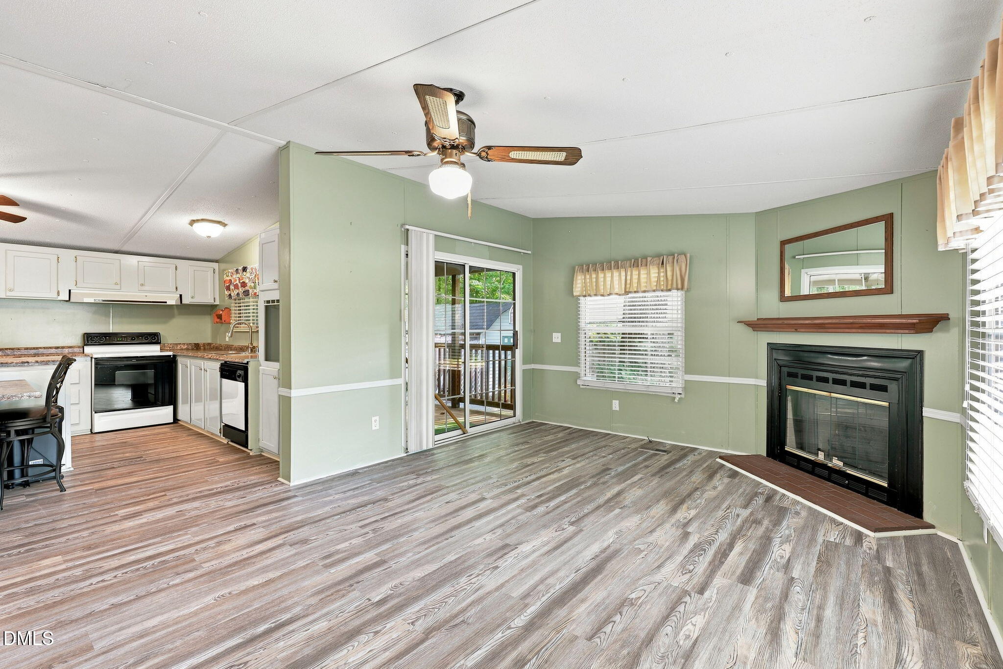 13816 Labaron Drive Property Photo 8