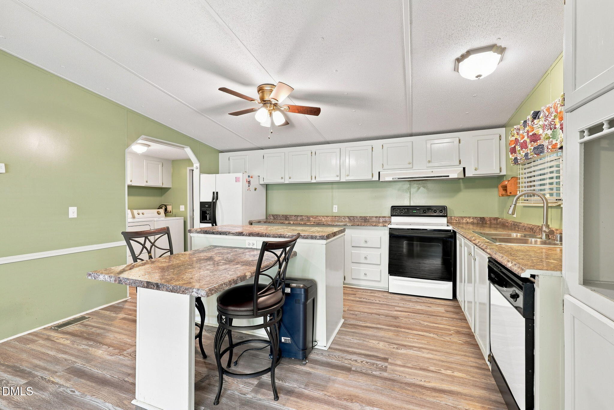 13816 Labaron Drive Property Photo 14