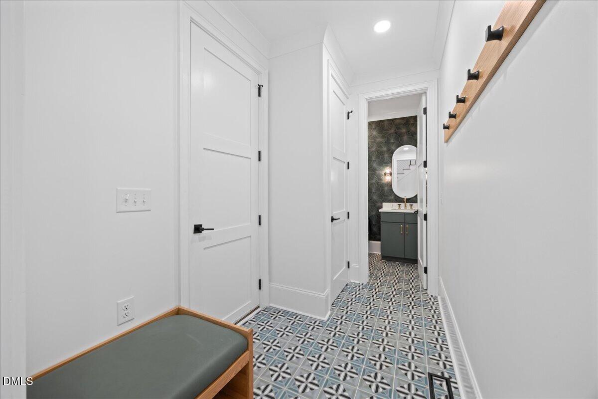 1232 Somerset Road Property Photo 25