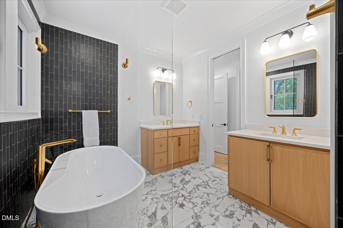 1232 Somerset Road Property Photo 32