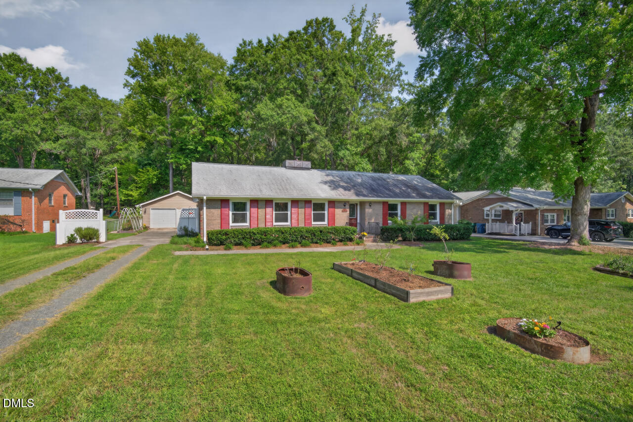 606 Crestview Drive Property Photo 2