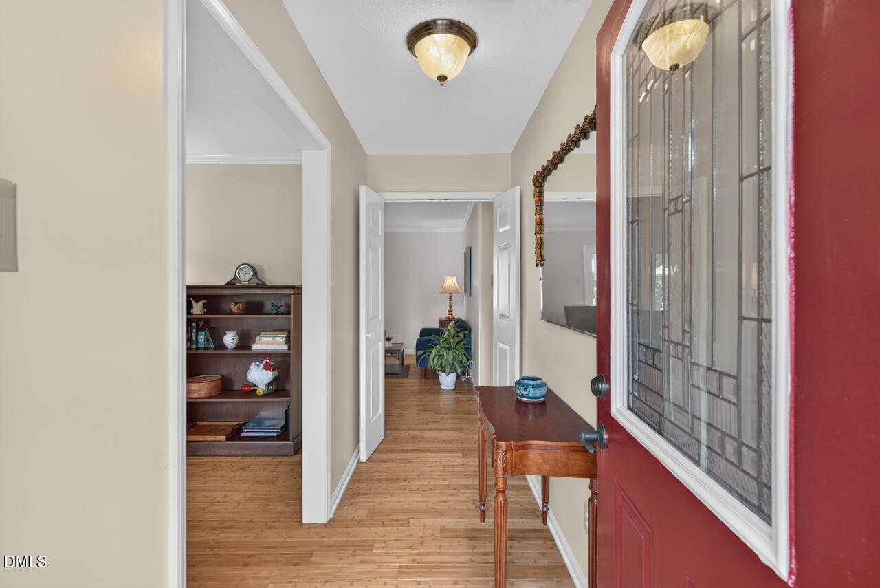 606 Crestview Drive Property Photo 4