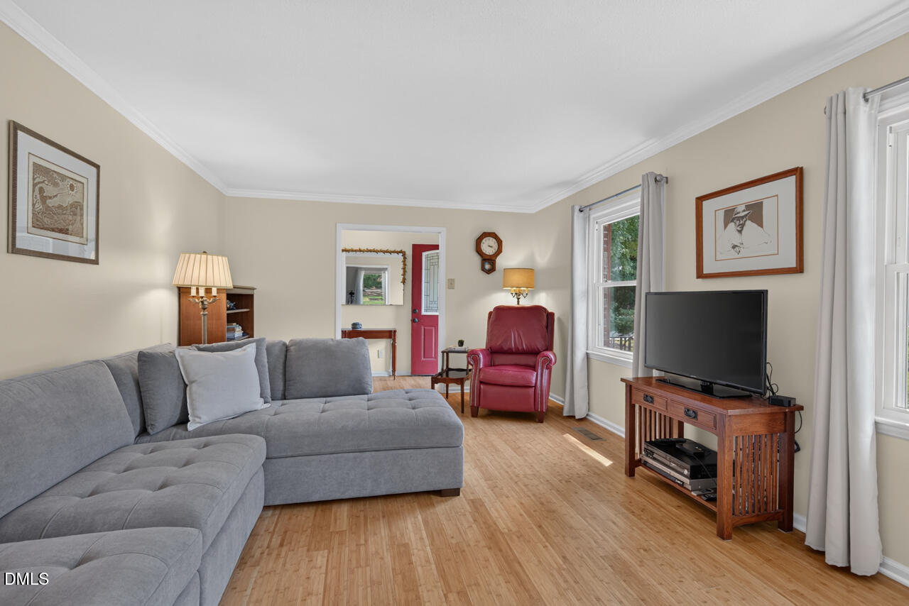606 Crestview Drive Property Photo 8