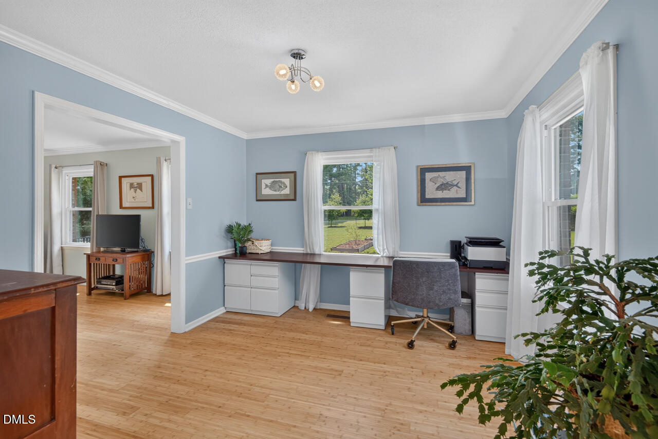 606 Crestview Drive Property Photo 9