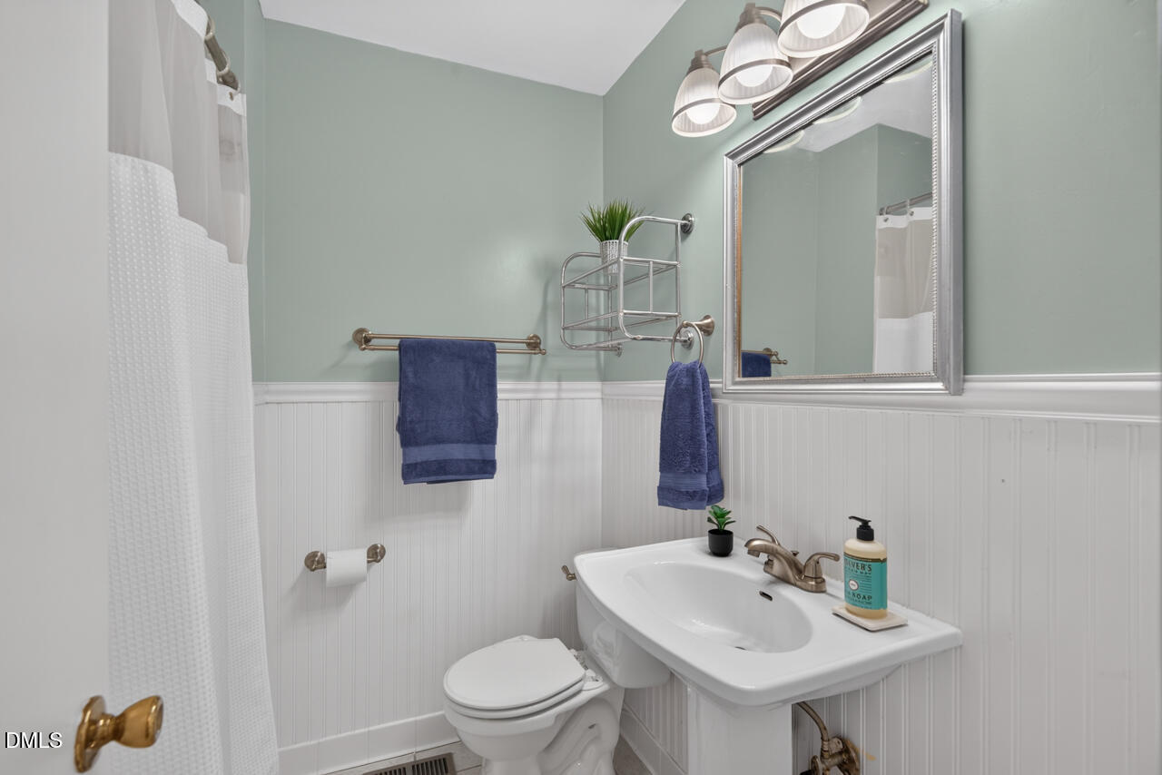 606 Crestview Drive Property Photo 38