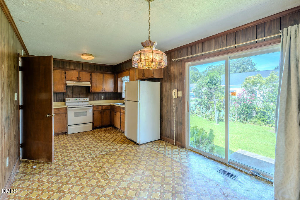 306 S Brevard Street Property Photo 12