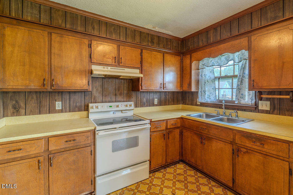 306 S Brevard Street Property Photo 13