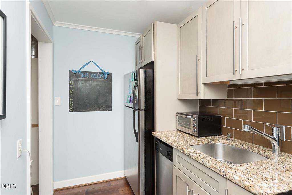 801 Daniels Street D Property Photo 5